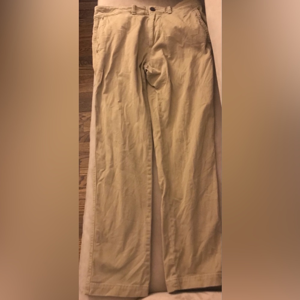 EUC 32/30 Abercrombie & Fitch Khakis